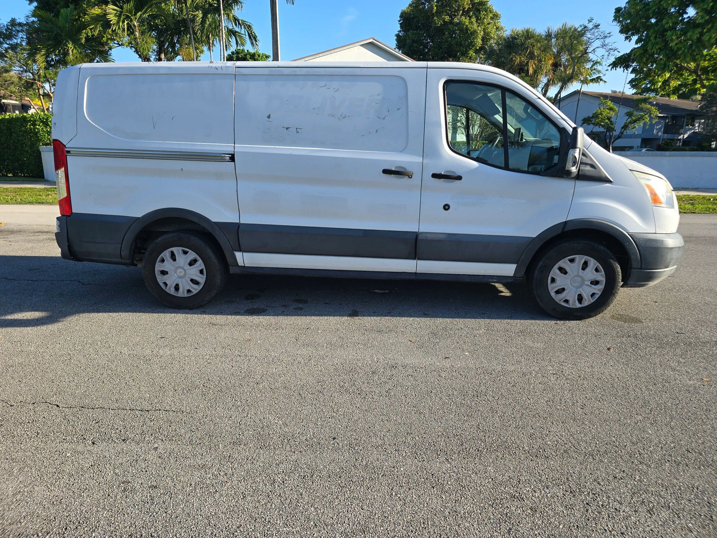 Used 2015 Ford Transit 150 130 Low Roof w/ Exterior Upgrade Package RWD image 4