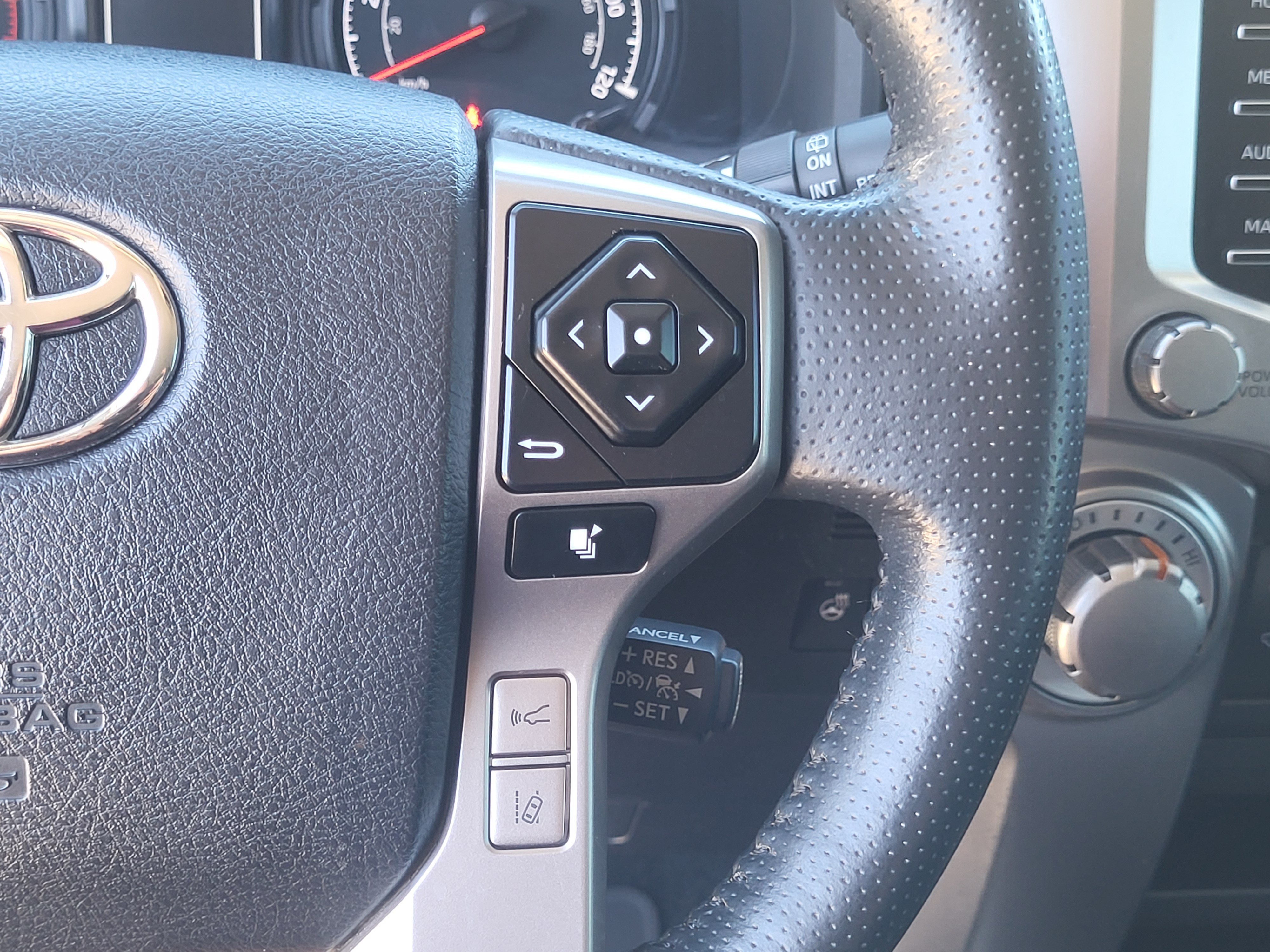 Certified 2024 Toyota 4Runner SR5 Premium AWD/4WD image 15