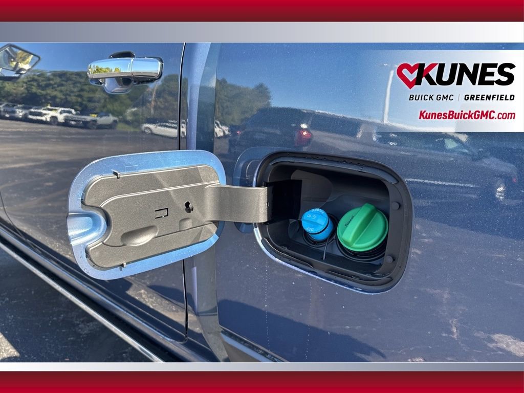 New 2026 GMC Sierra 3500 Denali w/ Denali Reserve Package image 17