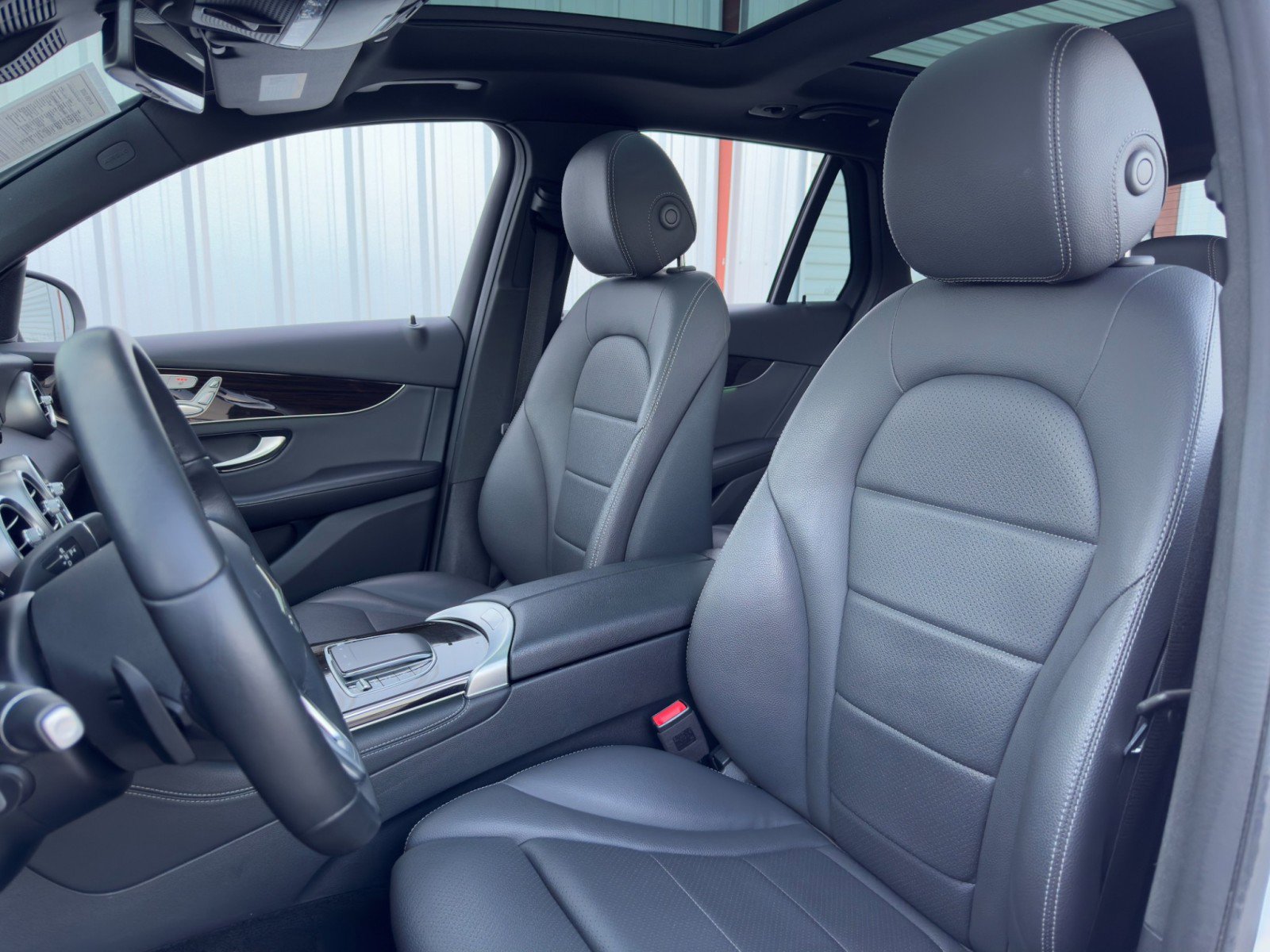 Used 2020 Mercedes-Benz GLC 350e 4MATIC image 39