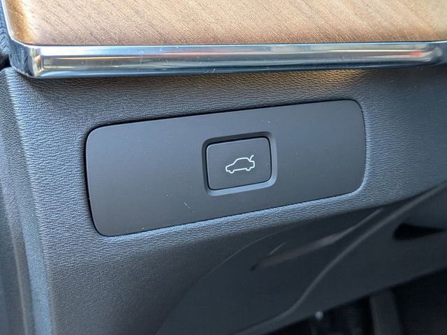 Certified 2023 Volvo XC90 B6 Plus w/ Protection Package Premier AWD/4WD image 23