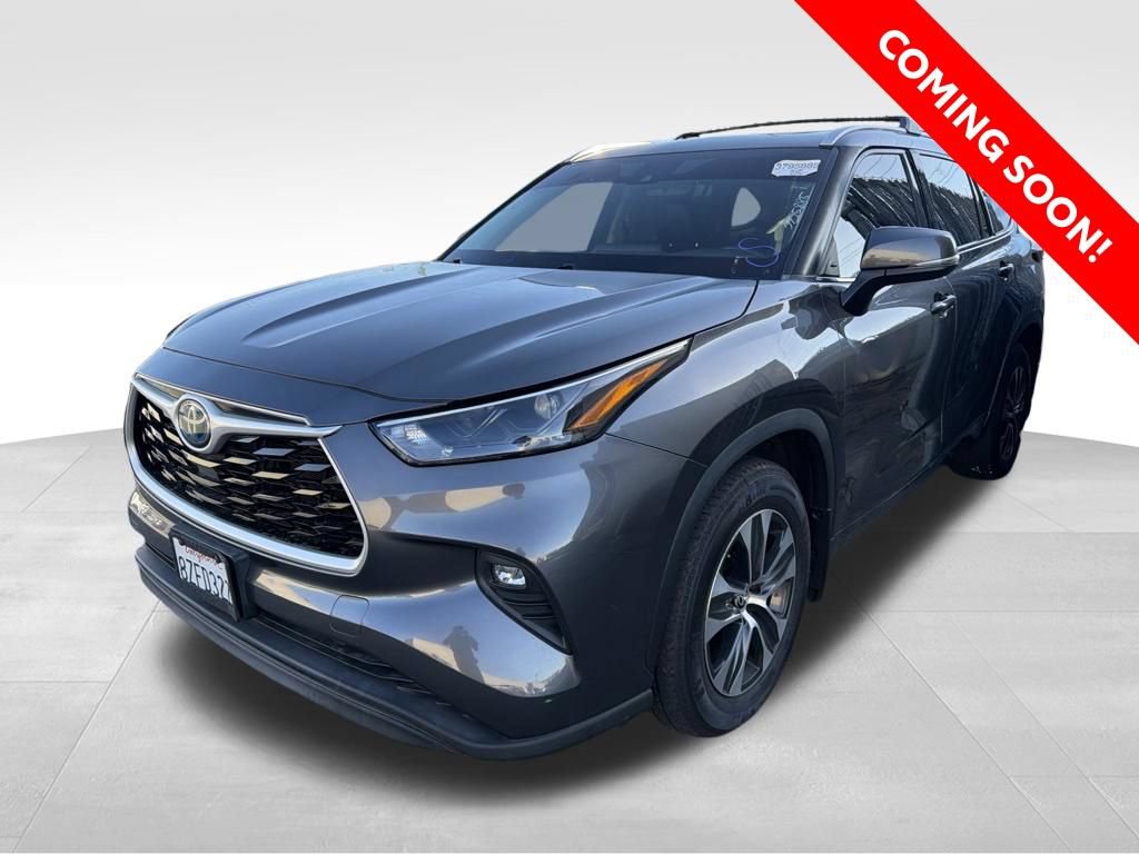 Used 2022 Toyota Highlander XLE