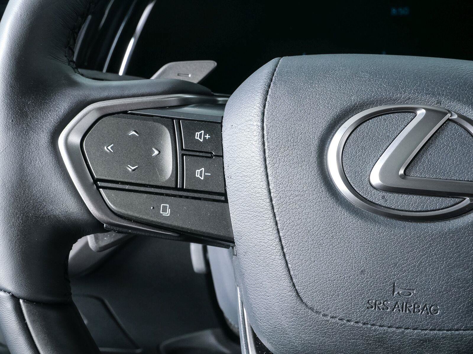 Used 2026 Lexus RX 450h AWD w/ Convenience Package image 11