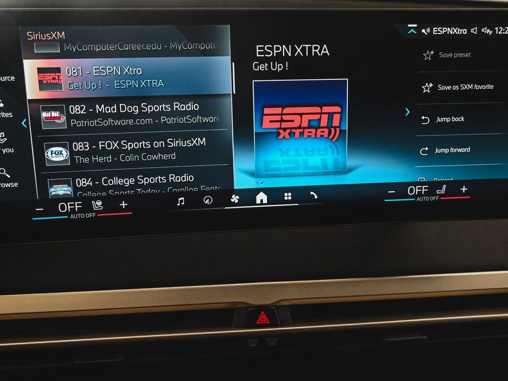 Used 2024 BMW iX xDrive50 w/ Premium Package AWD/4WD image 17