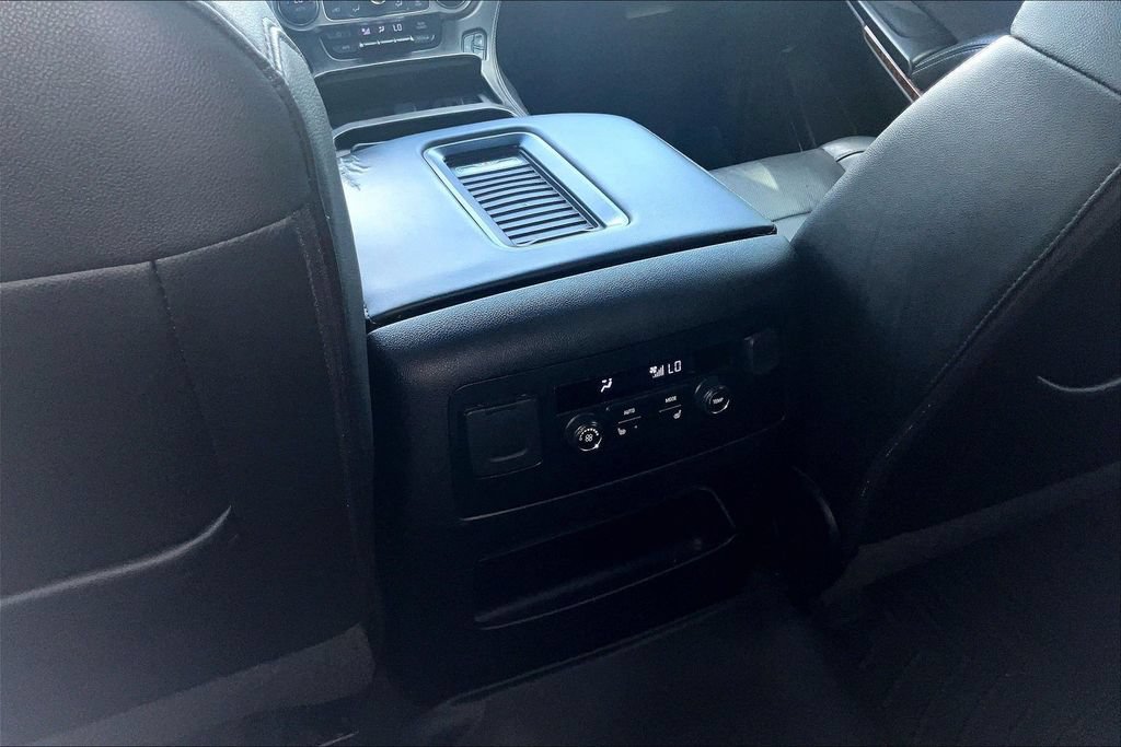 Used 2018 Chevrolet Tahoe Premier RWD image 24