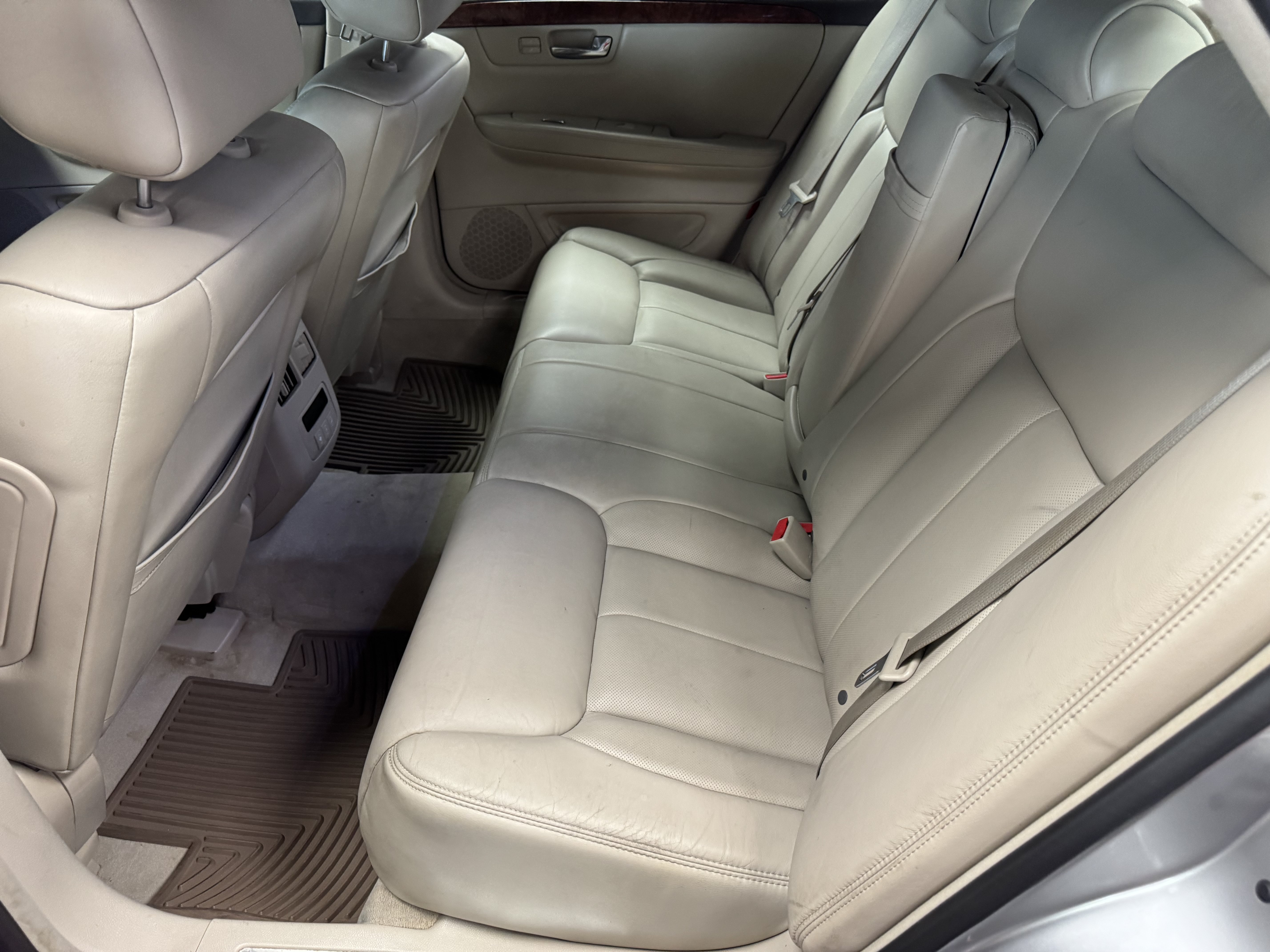 Used 2007 Cadillac DTS Luxury I w/ Trunk Convenience Package FWD image 11