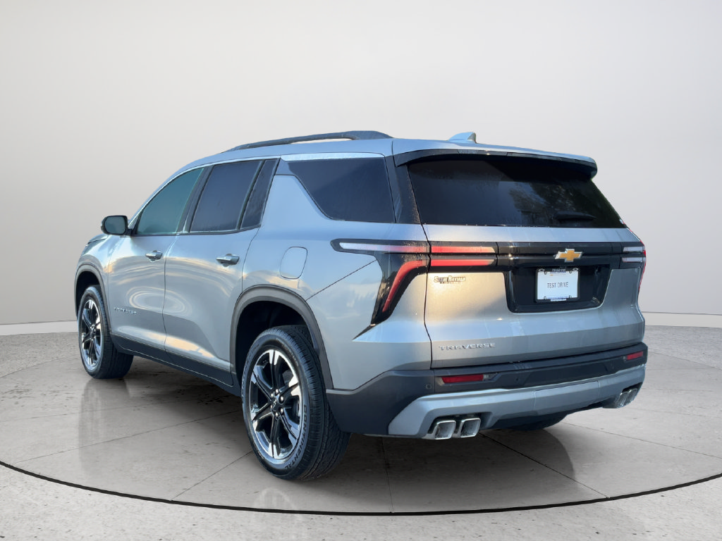 New 2027 Chevrolet Traverse LT w/ LPO, Floor Liner Package FWD image 5