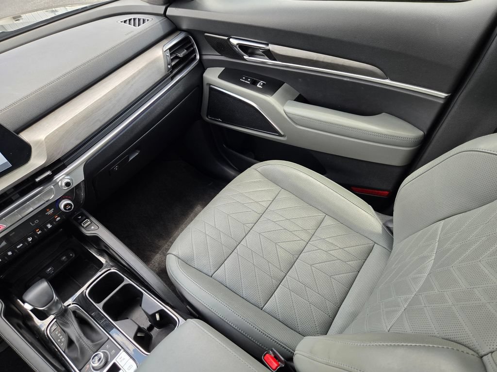 Used 2024 Kia Telluride SX Prestige X-Pro AWD/4WD image 17