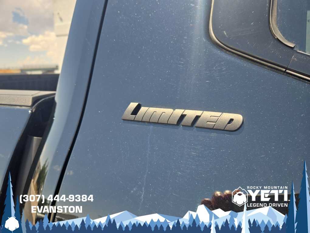 Used 2025 Toyota Tundra Limited AWD/4WD image 11