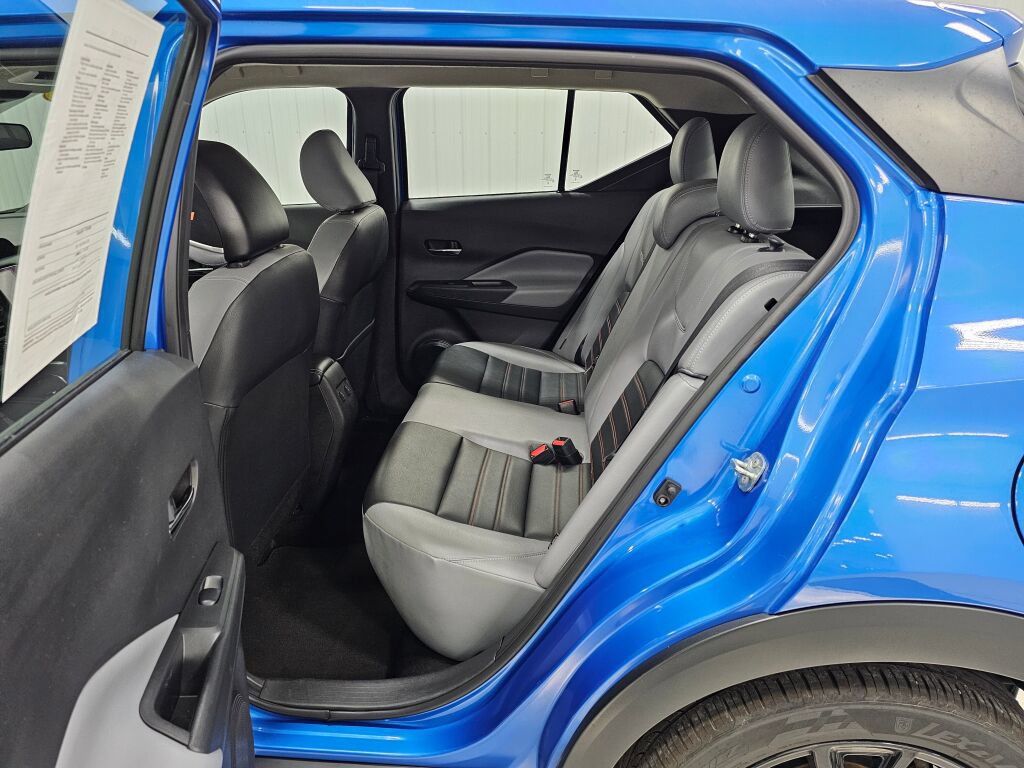 Used 2023 Nissan Kicks SR w/ SR Premium Package FWD image 12