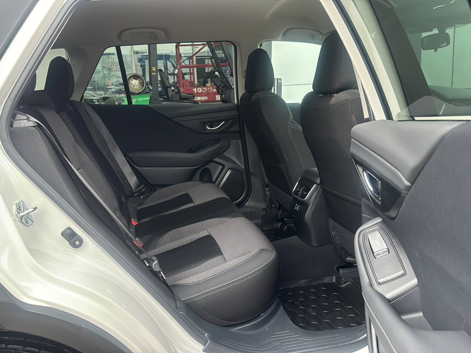 Certified 2024 Subaru Outback Premium AWD/4WD image 19