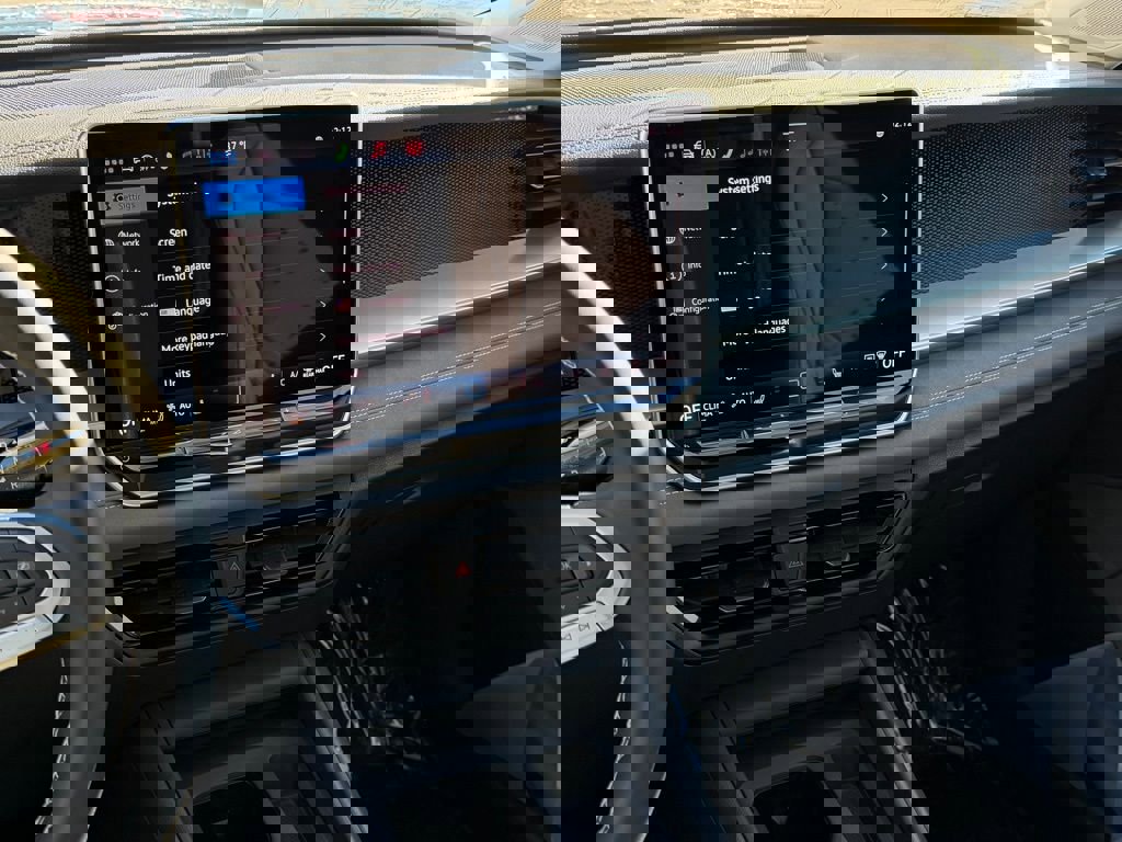 New 2026 Volkswagen Tiguan SE image 33