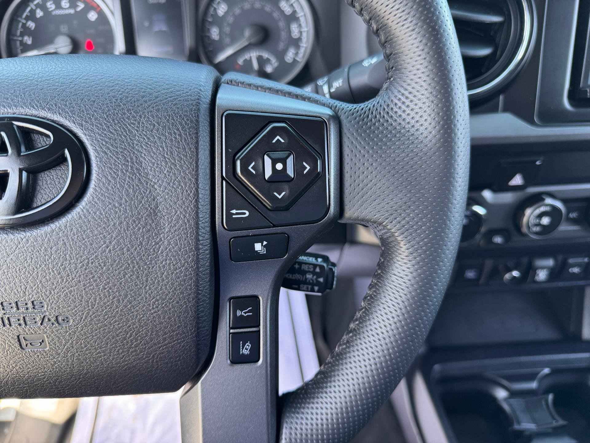 Used 2020 Toyota Tacoma TRD Off-Road AWD/4WD image 21
