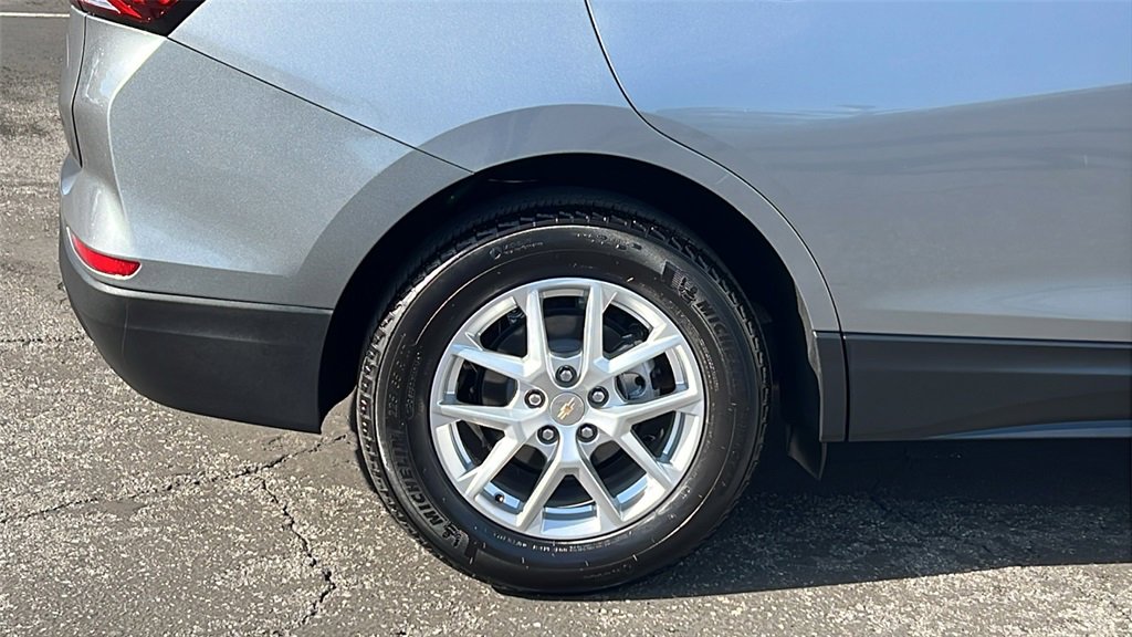 Used 2023 Chevrolet Equinox LS image 5