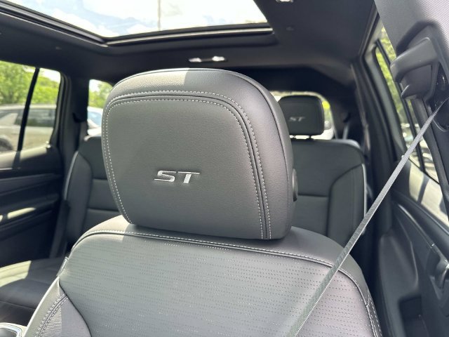 New 2026 Buick Enclave Sport Touring w/ Power Package FWD image 10
