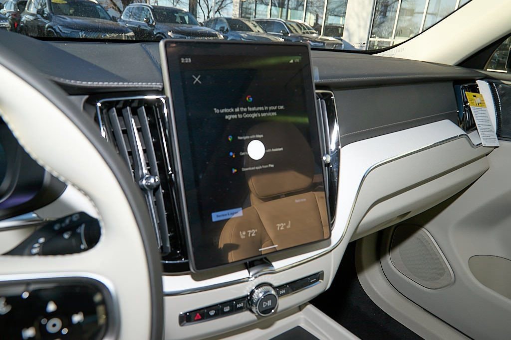 New 2026 Volvo XC60 T8 Ultra w/ Protection Package Premier image 13