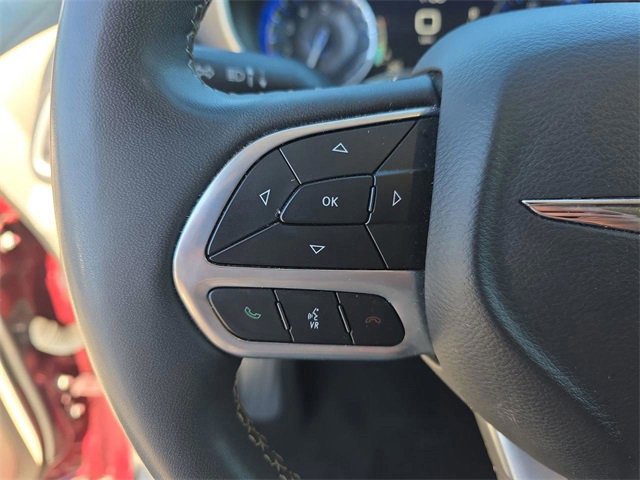 Used 2023 Chrysler Pacifica Touring-L image 12