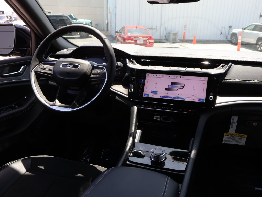 New 2026 Jeep Grand Cherokee Altitude AWD/4WD image 13