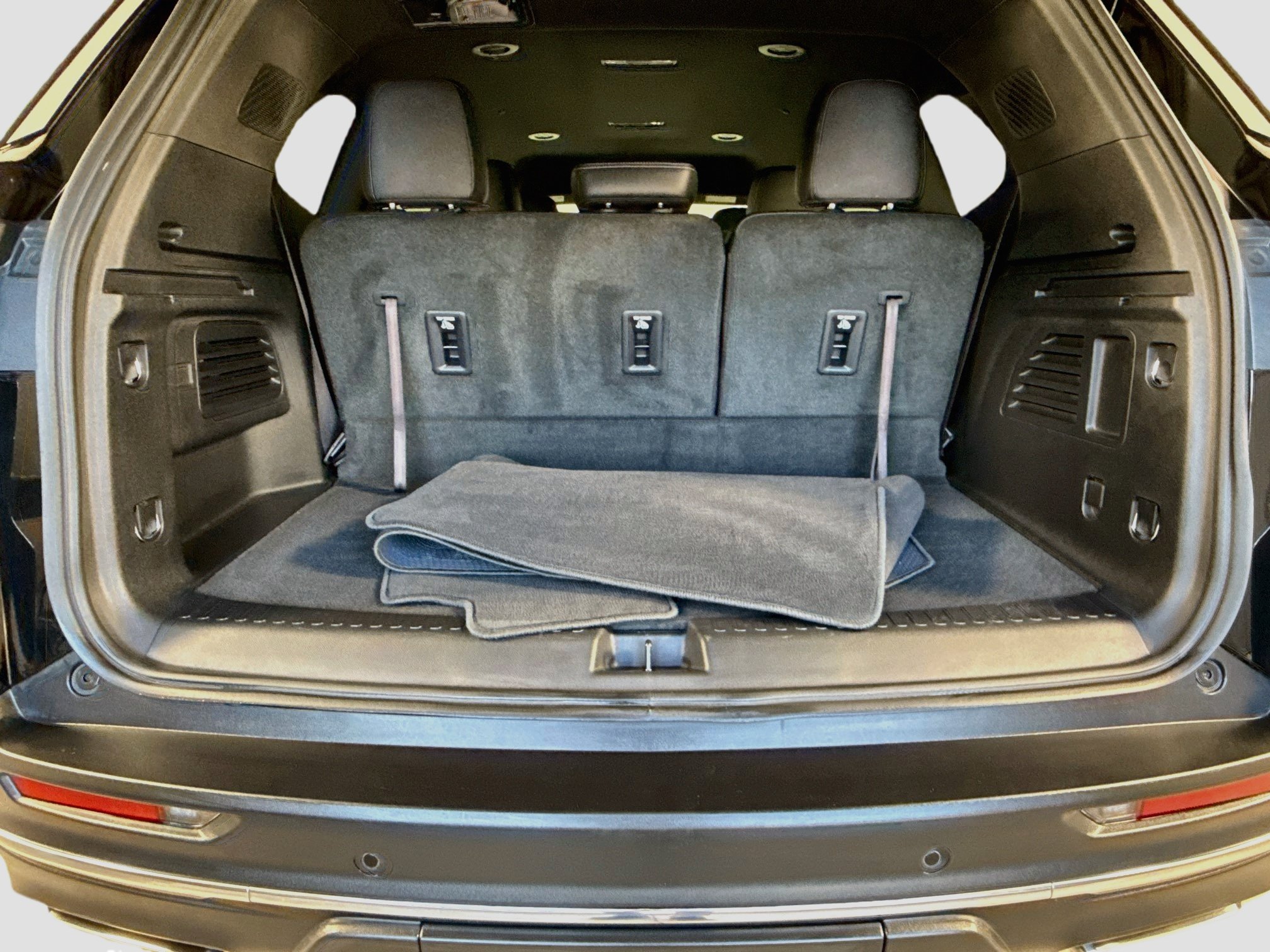 Used 2025 Buick Enclave Preferred FWD image 28
