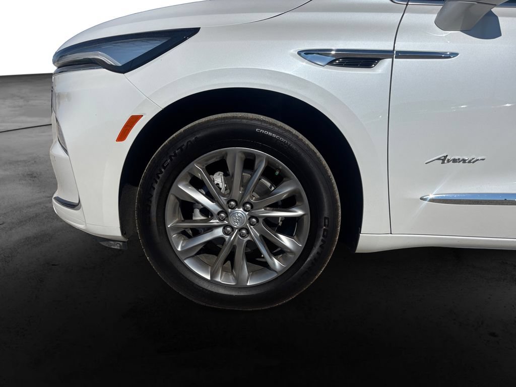 Used 2022 Buick Enclave Avenir FWD image 9