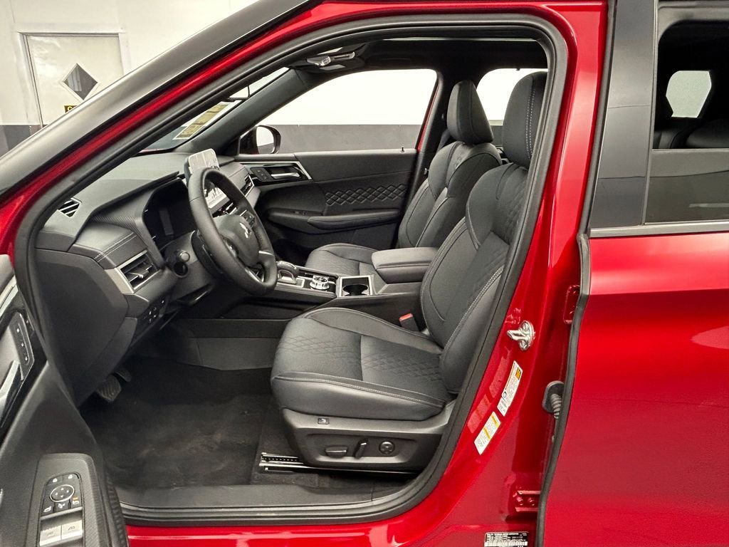 New 2025 Mitsubishi Outlander SEL Black Edition image 15