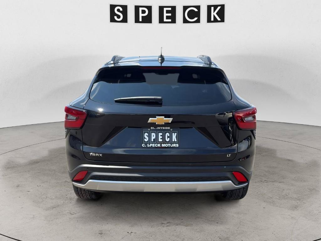 New 2026 Chevrolet Trax LT w/ Sunroof Package FWD image 4