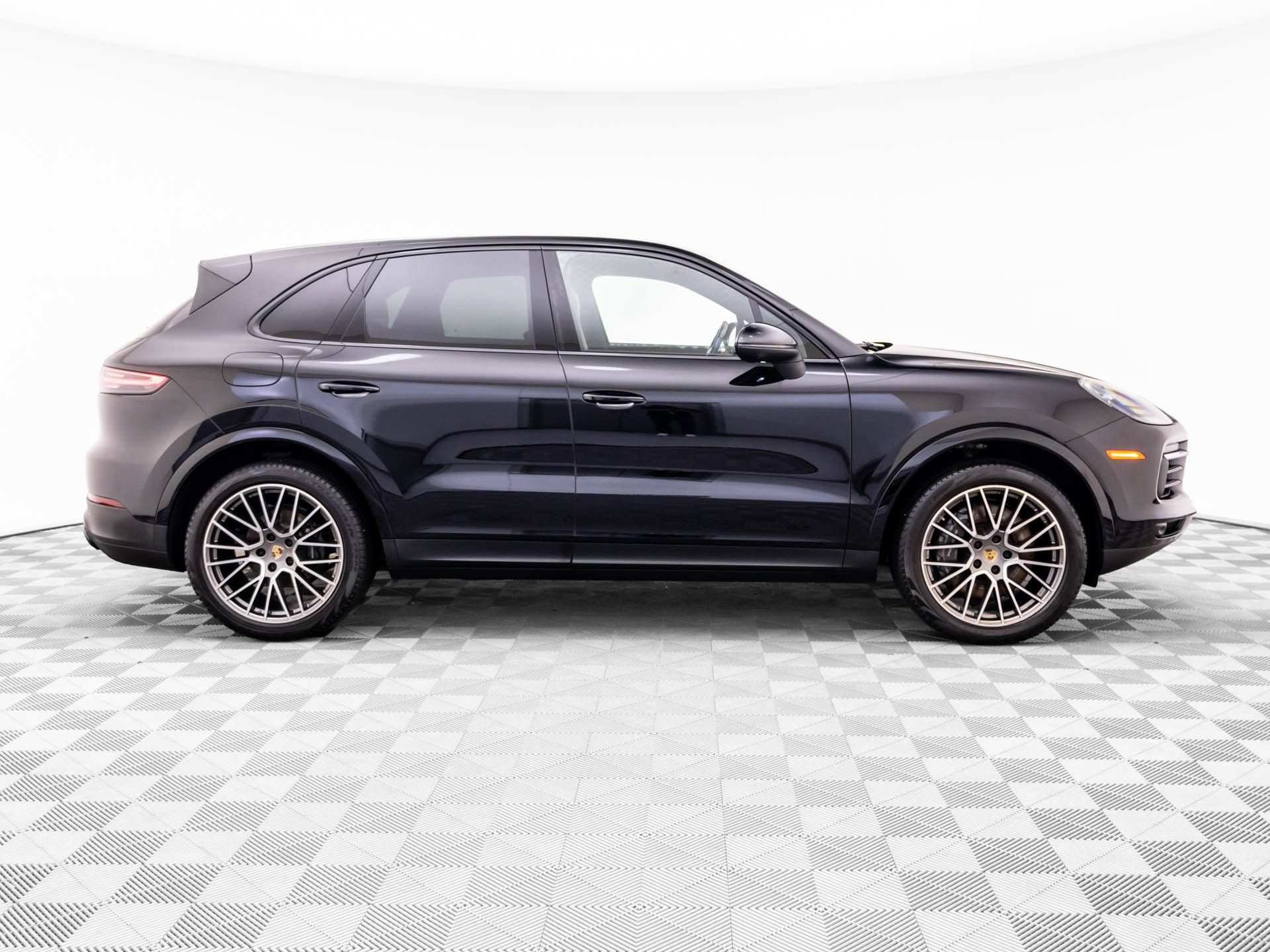 Certified 2023 Porsche Cayenne Platinum Edition AWD/4WD image 7