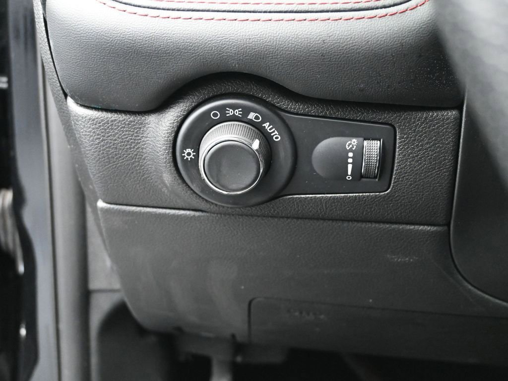 Used 2025 Dodge Durango GT image 18