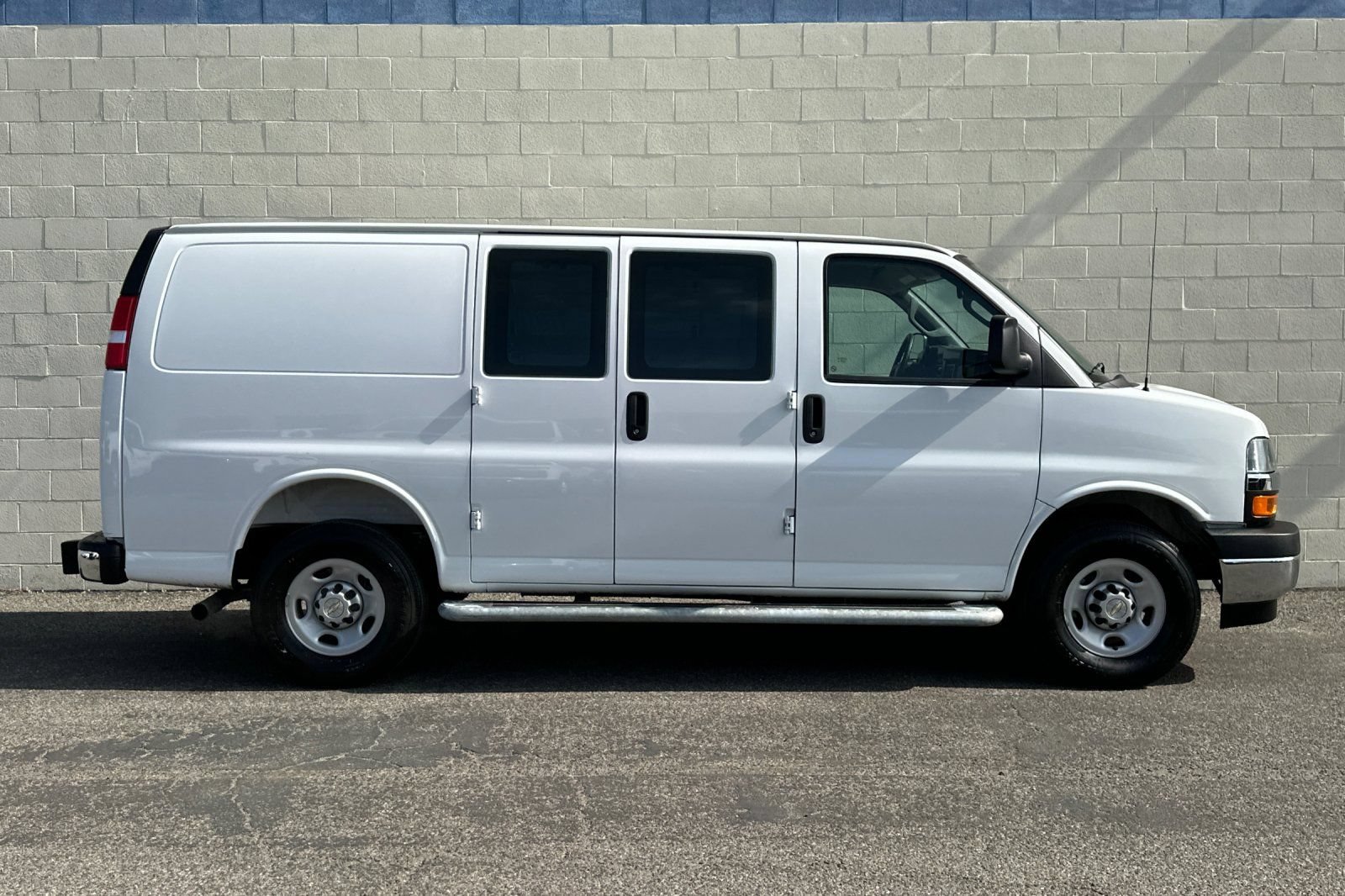 Used 2025 Chevrolet Express 2500 w/ Driver Convenience Package RWD image 3