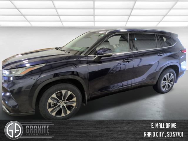 Used 2020 Toyota Highlander XLE w/ Protection Package #3 image 2