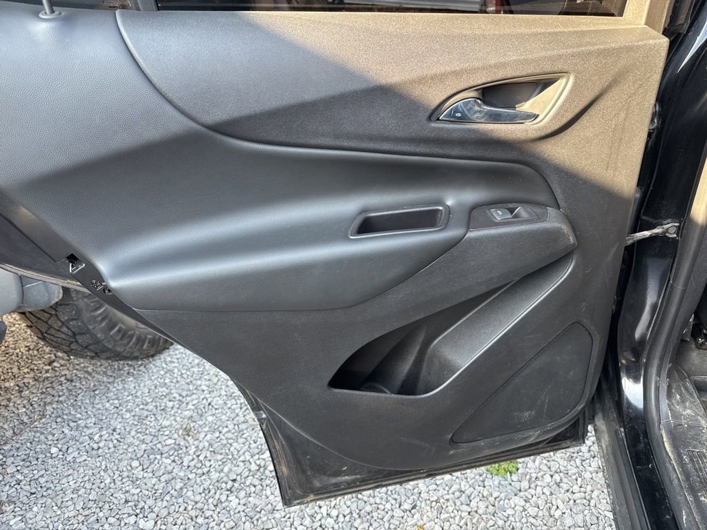 Used 2018 Chevrolet Equinox LT image 11