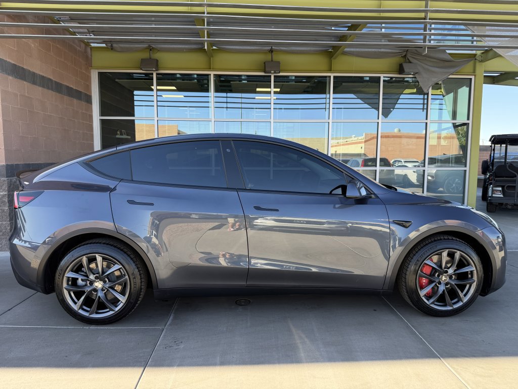 Used 2020 Tesla Model Y Long Range image 9