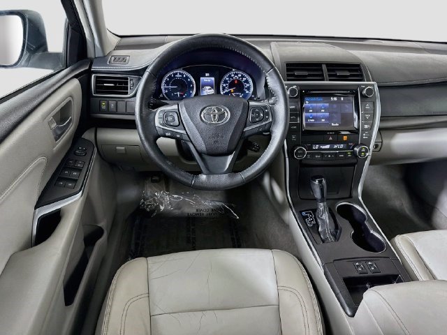 Used 2017 Toyota Camry XLE w/ Moonroof Package FWD image 16