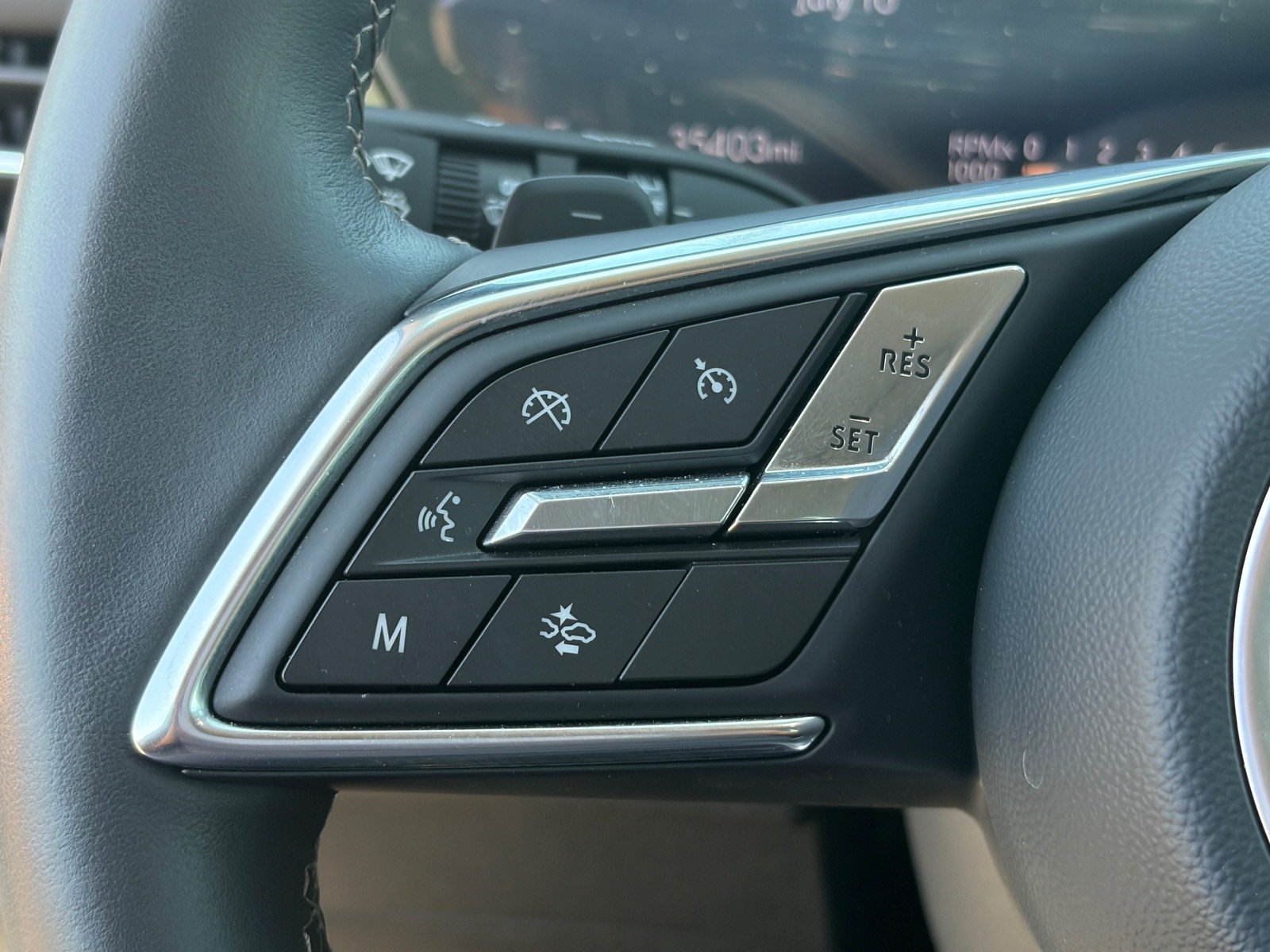 Used 2025 Buick Envision Avenir AWD/4WD image 19
