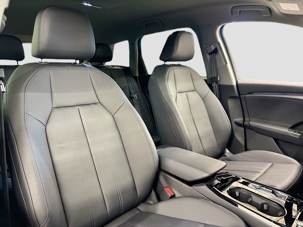 New 2025 Audi Q6 e-tron Premium image 15