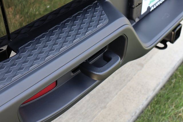 New 2025 Jeep Gladiator Sport image 29