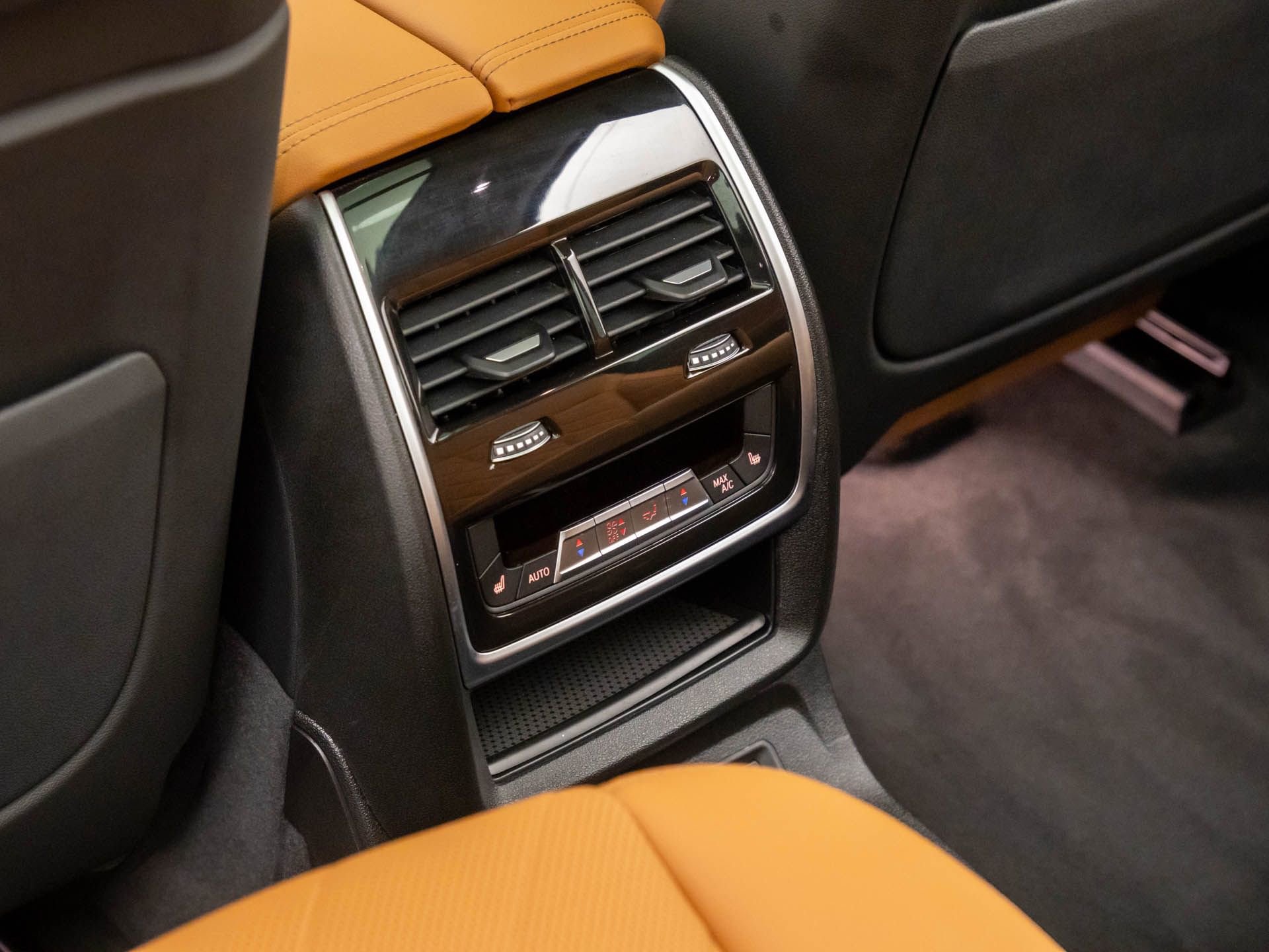 Certified 2025 BMW X7 xDrive40i w/ Premium Package image 20