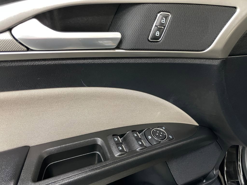 Used 2020 Ford Fusion S image 21