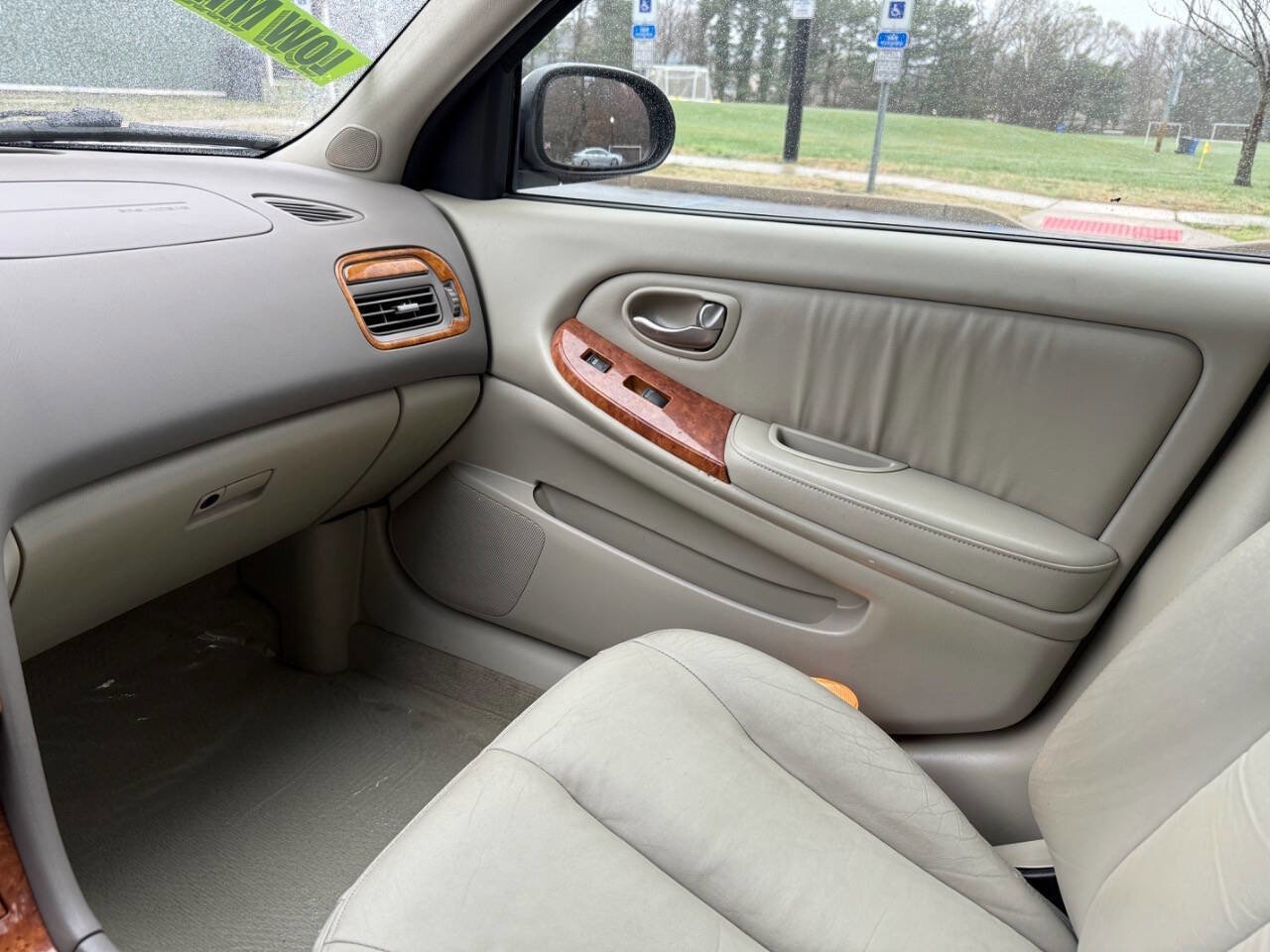 Used 2003 INFINITI I35 w/ Sunroof & Sunshade Pkg image 12