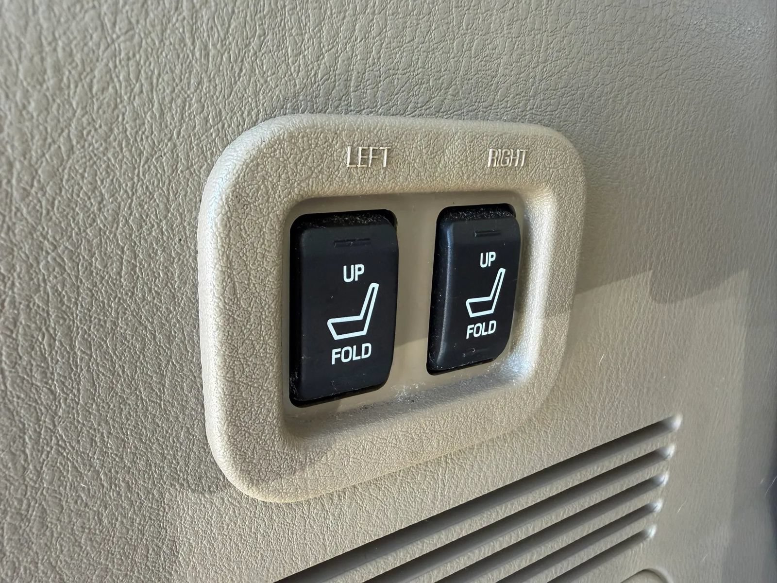 Used 2009 Ford Explorer Limited RWD image 22
