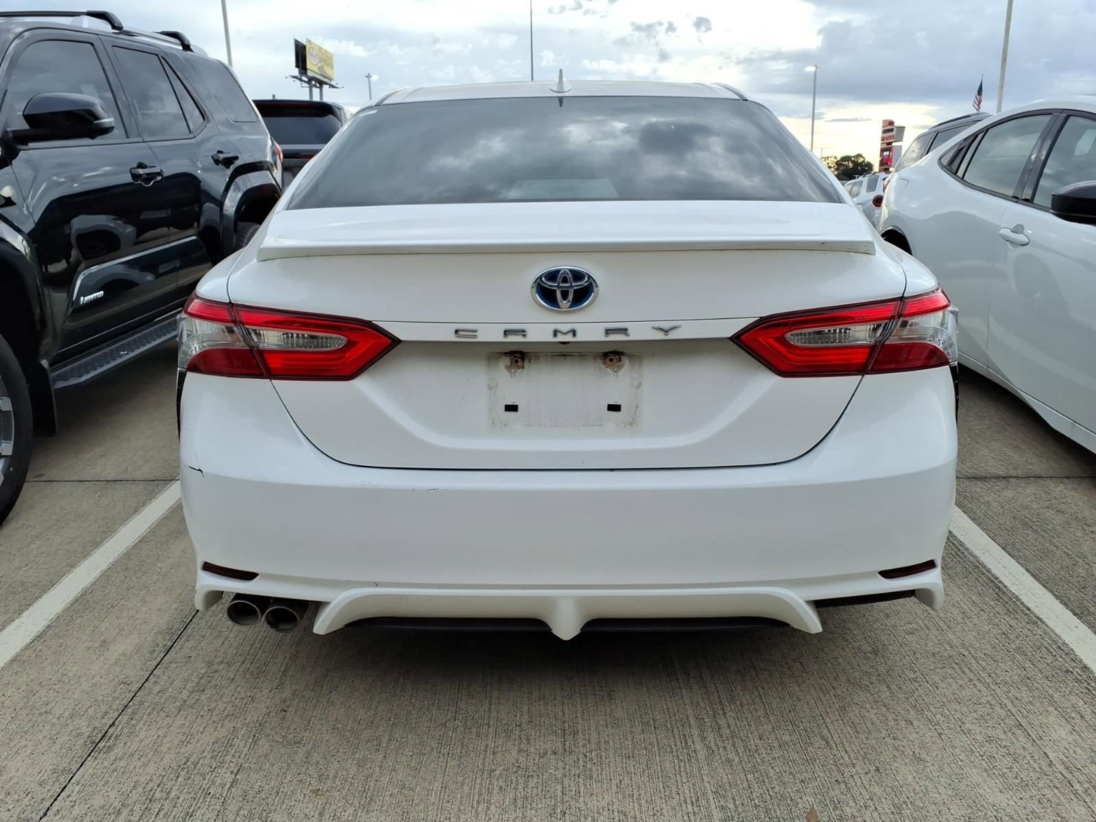 Certified 2019 Toyota Camry SE w/ Sunroof Package FWD image 5