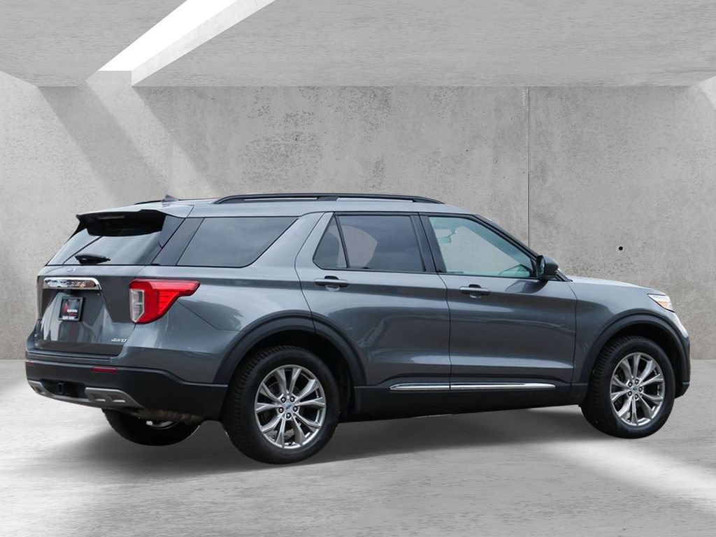 Certified 2023 Ford Explorer XLT w/ Equipment Group 202A AWD/4WD image 3