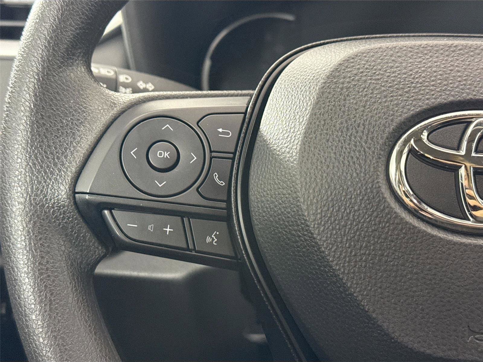 Certified 2025 Toyota RAV4 LE FWD image 17