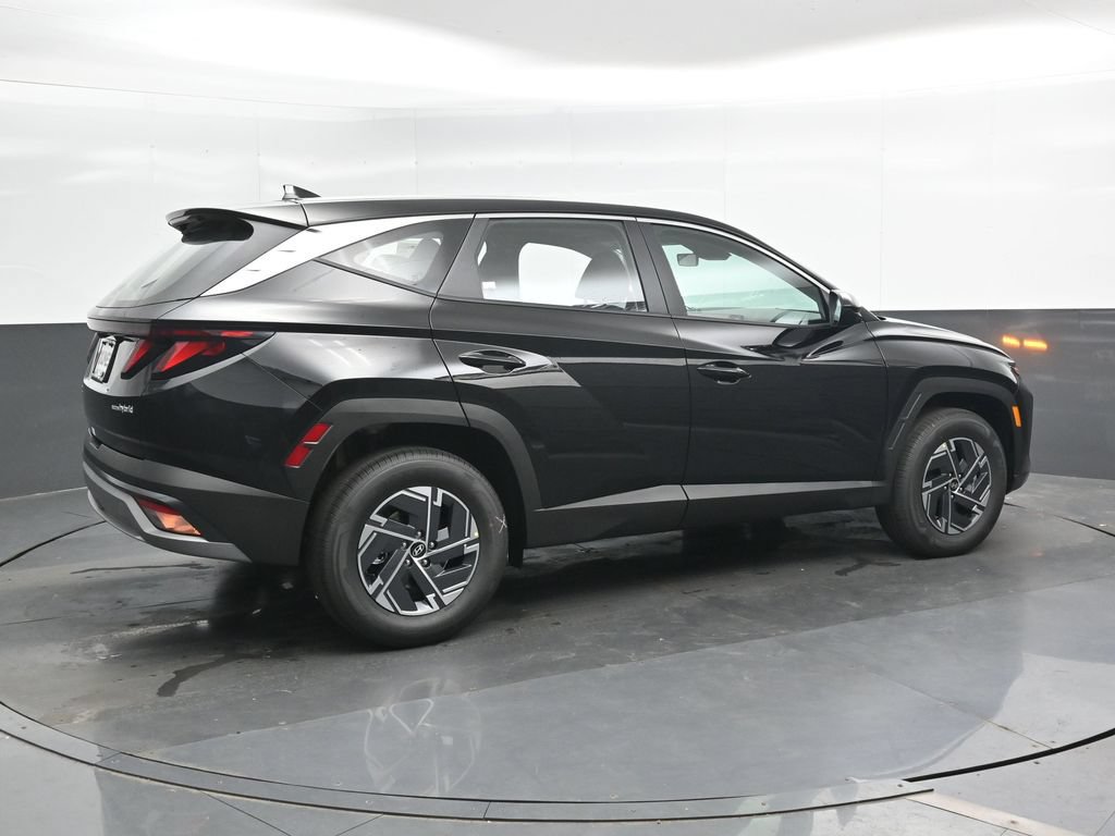 New 2026 Hyundai Tucson Blue SE AWD/4WD image 2
