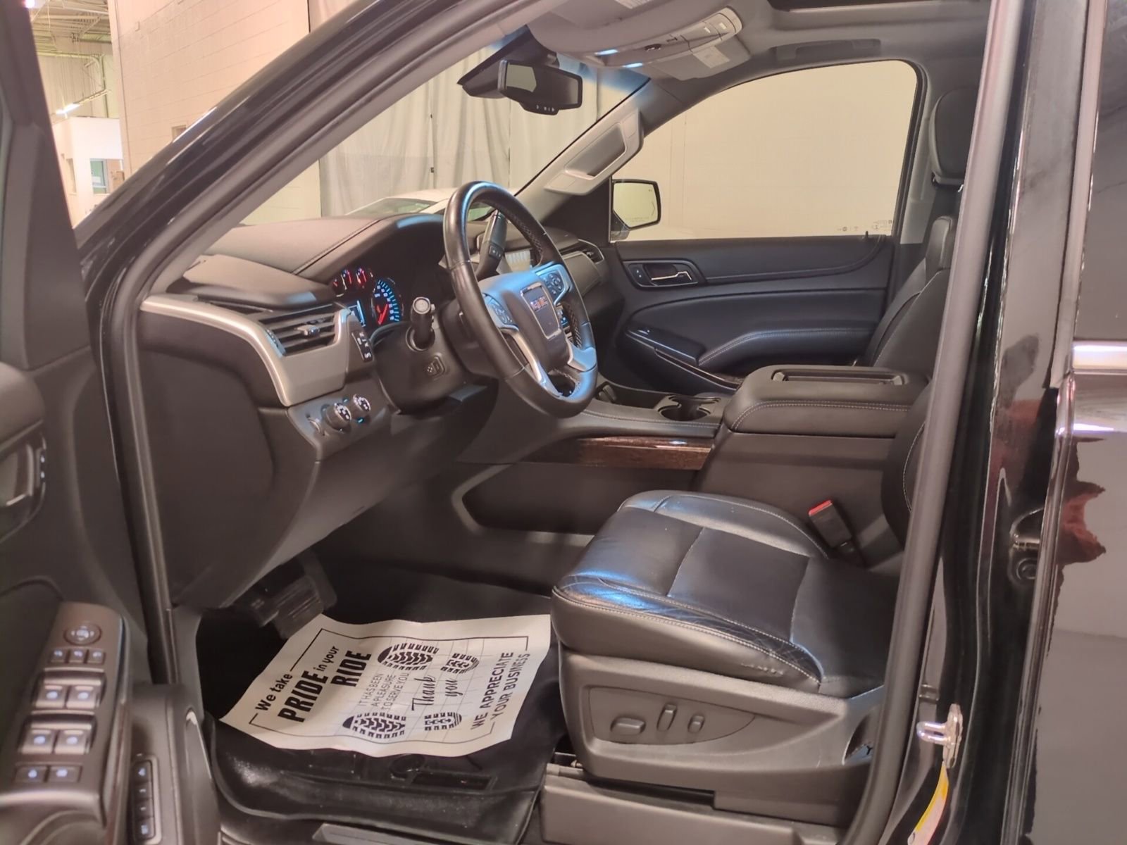 Used 2018 GMC Yukon SLT w/ Premium Edition image 17