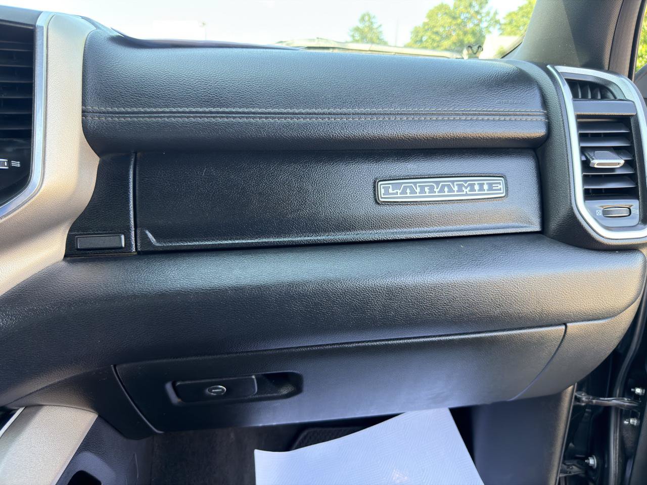 Used 2019 RAM 1500 Laramie AWD/4WD image 38