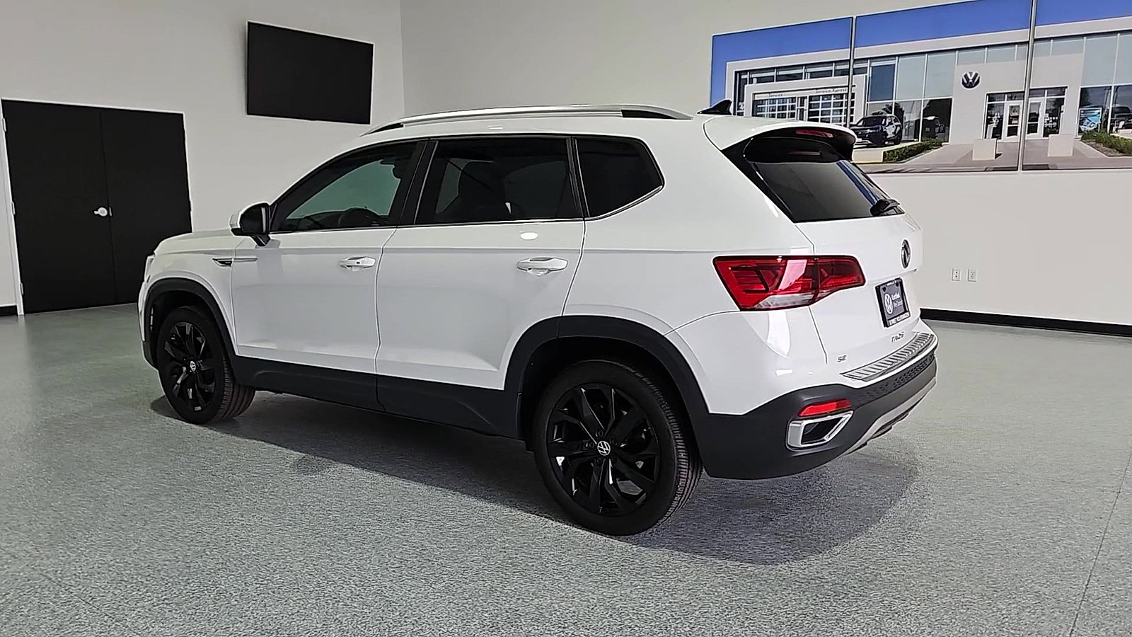 Certified 2023 Volkswagen Taos SE w/ Panoramic Sunroof Package FWD image 6