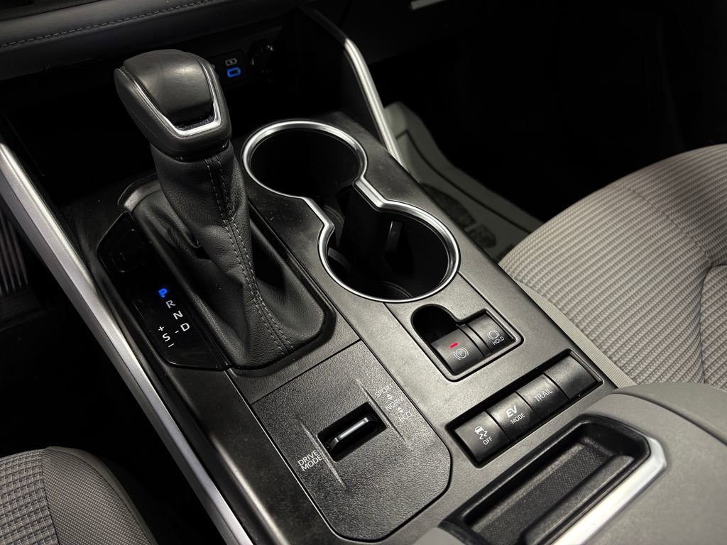 Used 2022 Toyota Highlander LE image 21