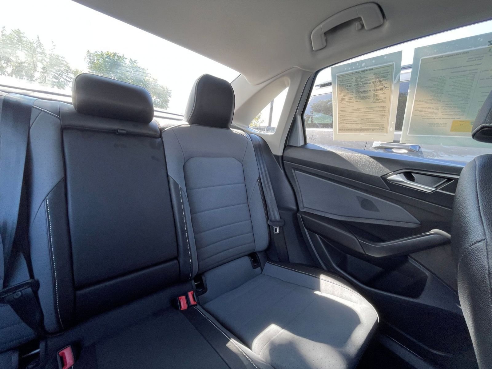 Used 2025 Volkswagen Jetta SE FWD image 38