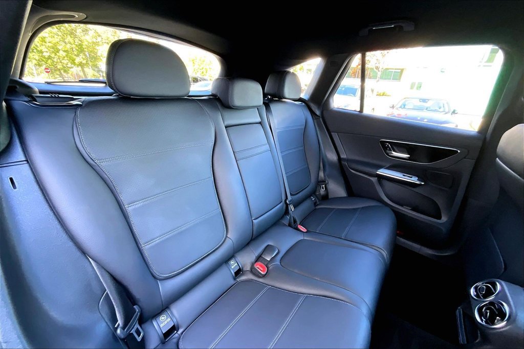 Used 2023 Mercedes-Benz GLC 300 4MATIC image 29